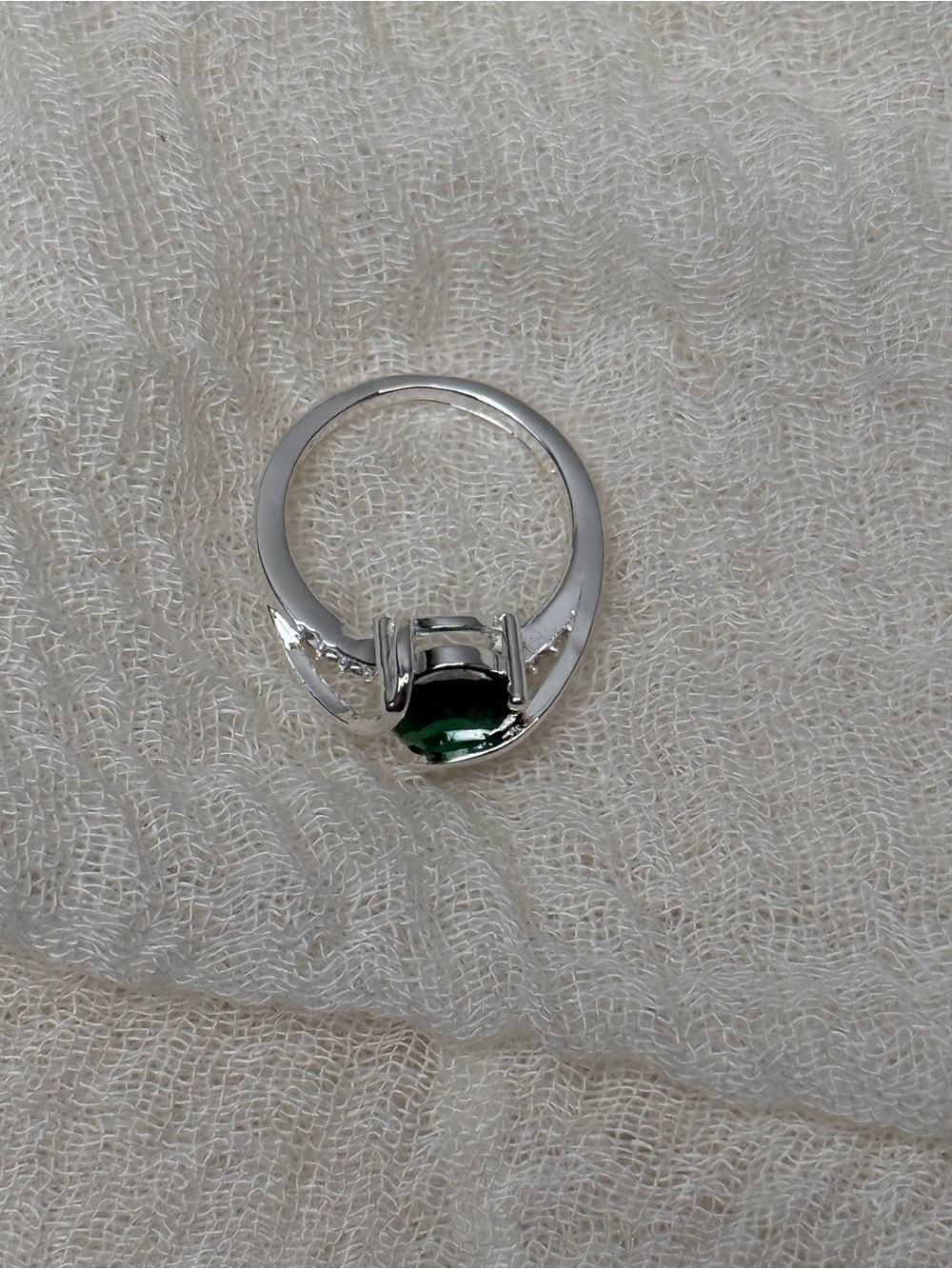 Sterling Silver Emerald Green Teardrop Ring, Size 8 - Picture 3 of 3